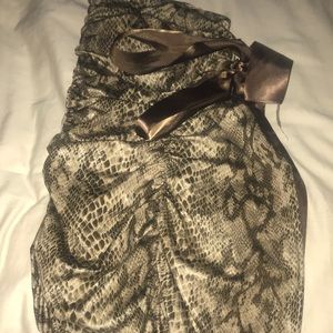 Super cute mini dress with bow!